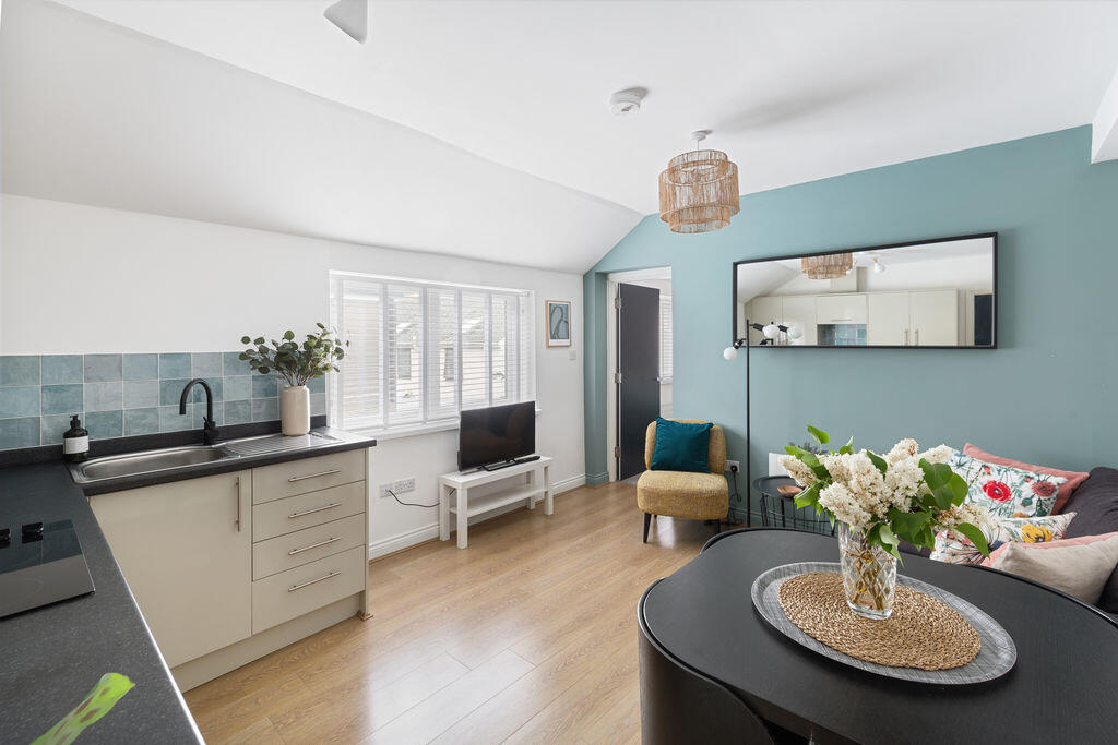Apartment in Cardiff - View 2
