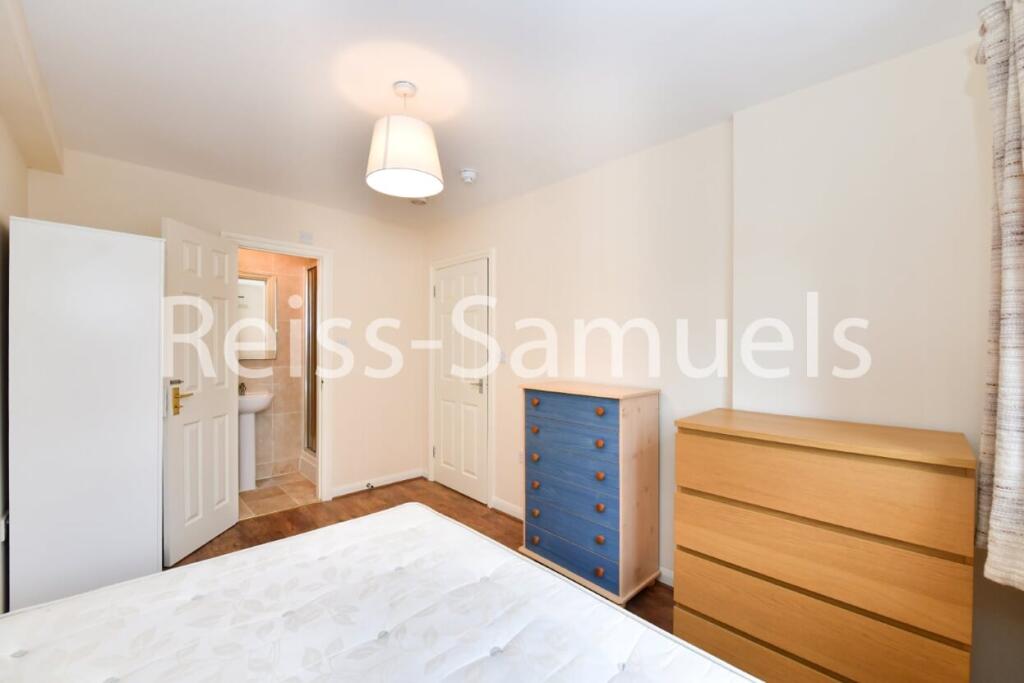 6 bedroom semi-detached house for rent
