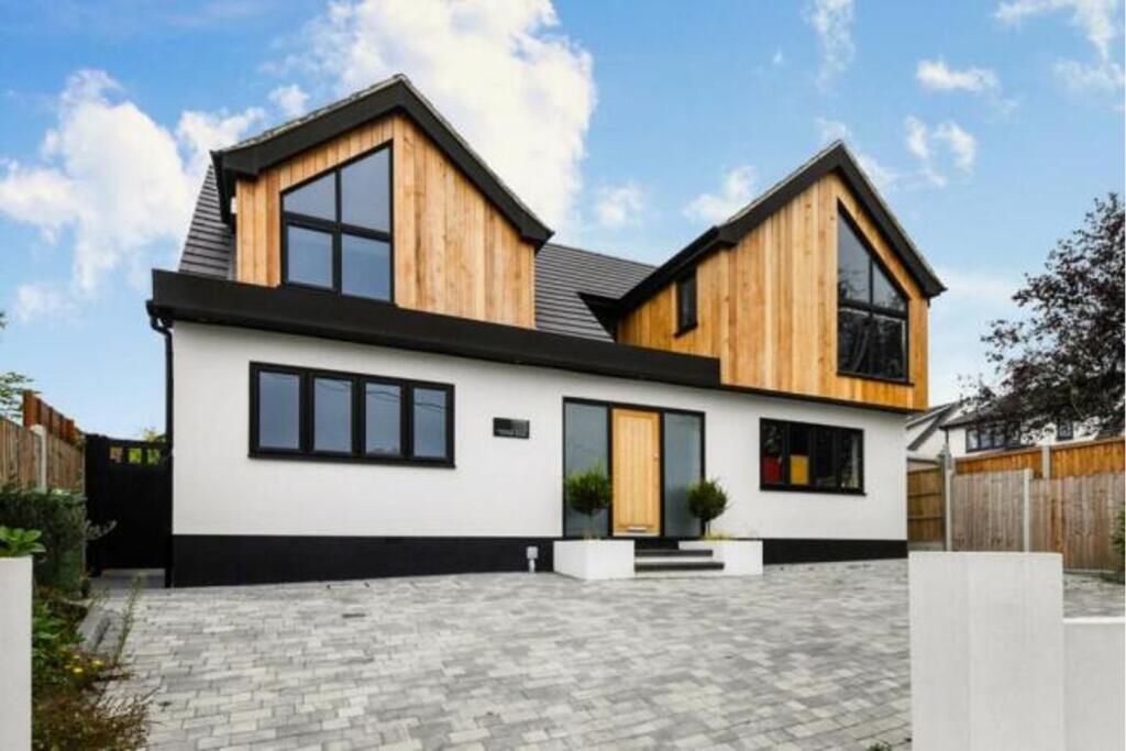 Main image of property: Thynne Road, Billericay, CM11