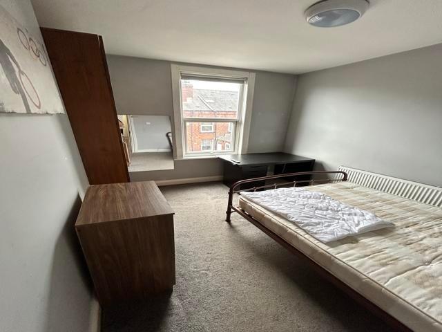 6 bedroom terraced house for rent