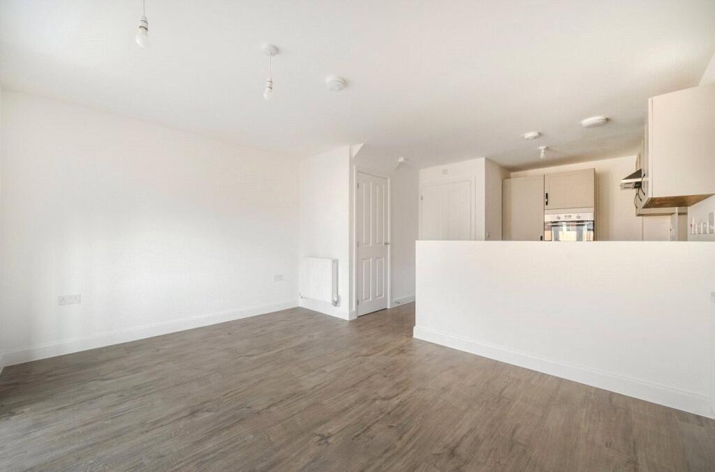 House in Finchampstead - View 3