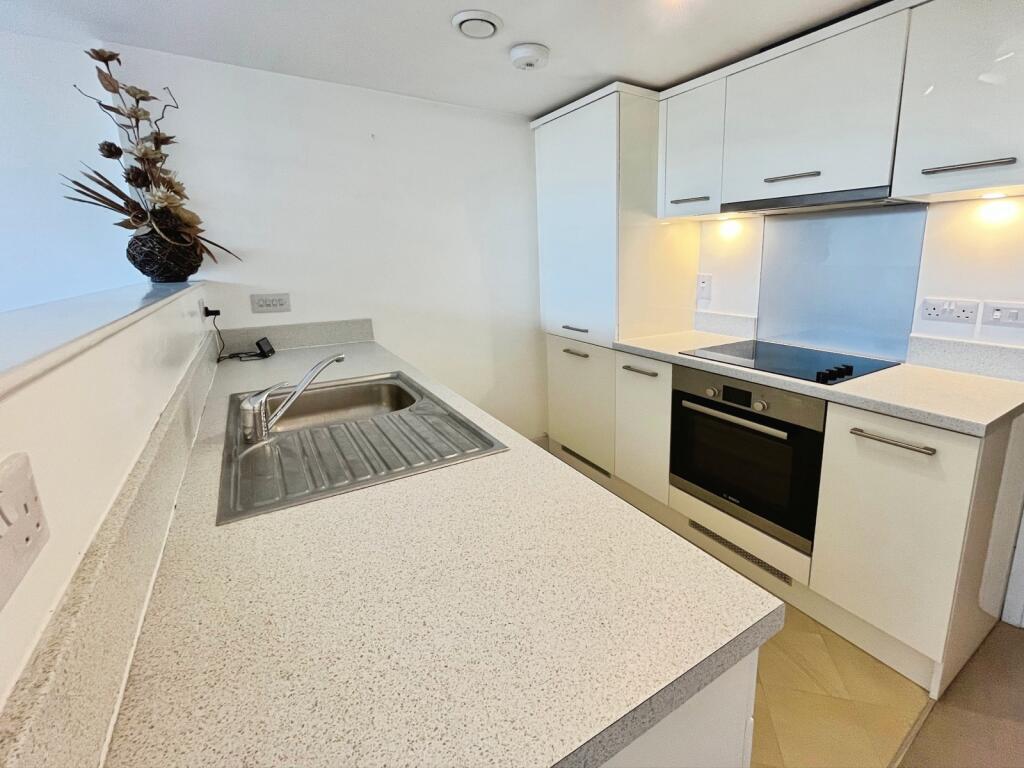 Apartment in Swindon - More
