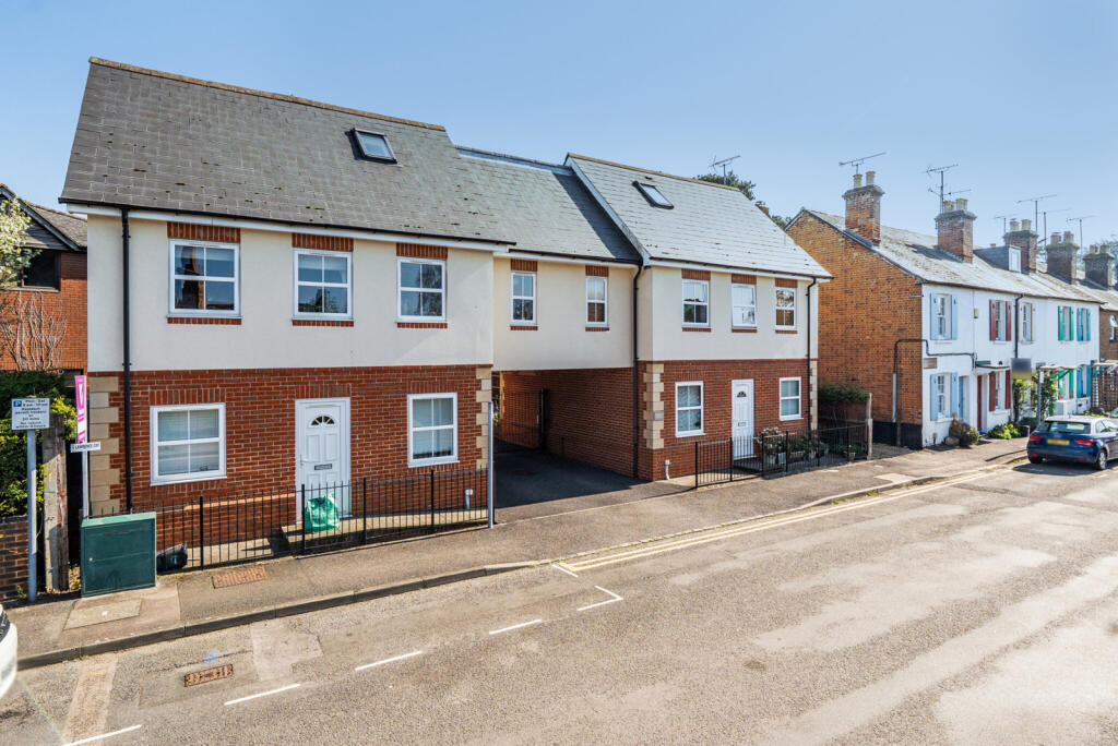 Main image of property: The Grove, Twyford, Reading, Berkshire, RG10