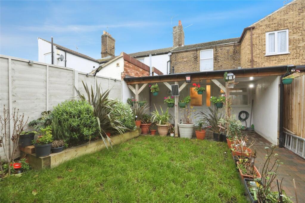 2 bedroom terraced house for sale in Berridge Road, Sheerness, Kent, ME12 - View 6
