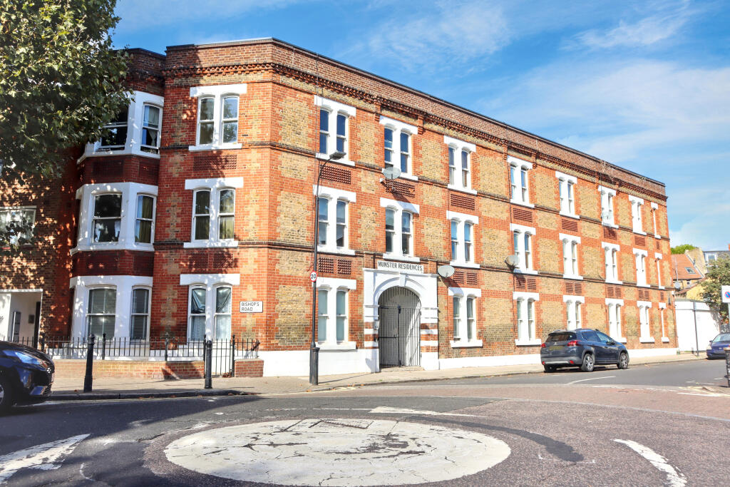 1-bed flat on Flat 9 Munster Residences, Filmer Road, London, SW6 7JQ, £235,000