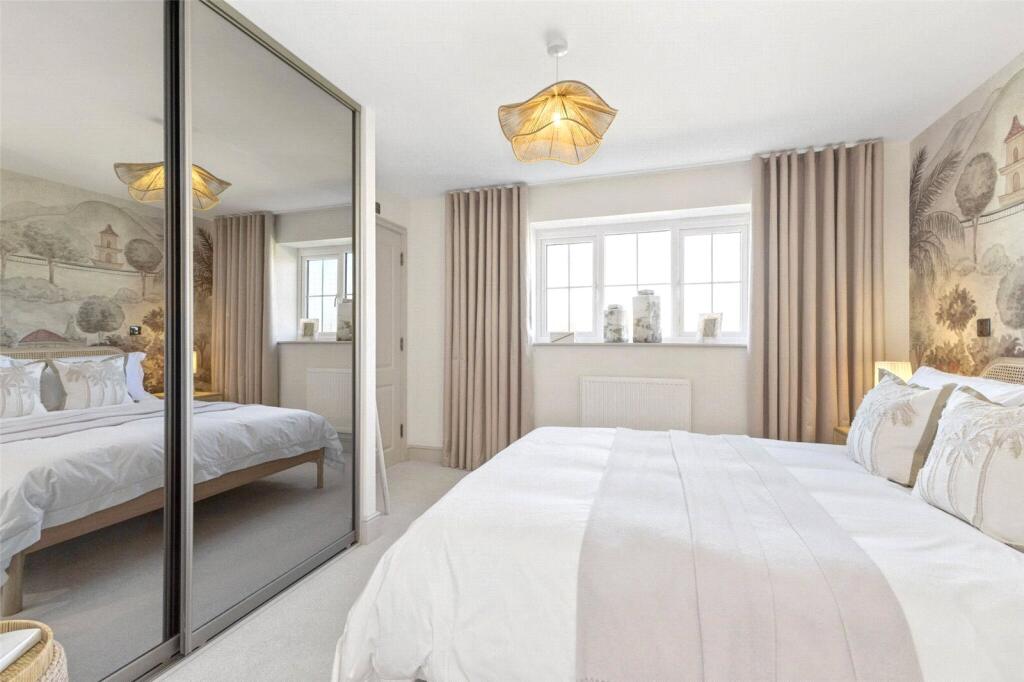 House in Kingston upon Thames - More