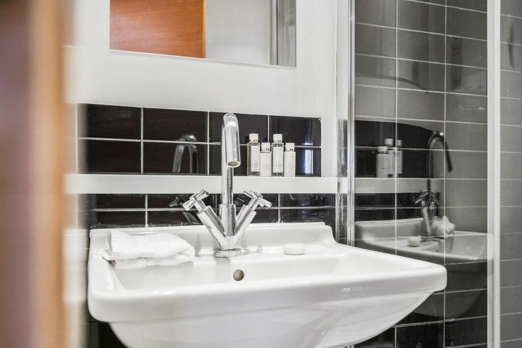 2 bedroom serviced apartment for rent