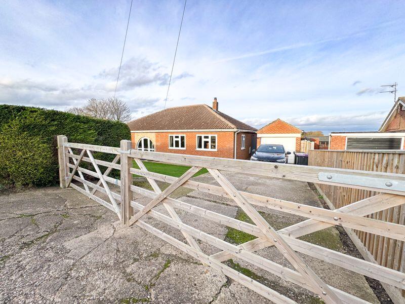 3-bed bungalow on Bank End, North Somercotes, £325,000