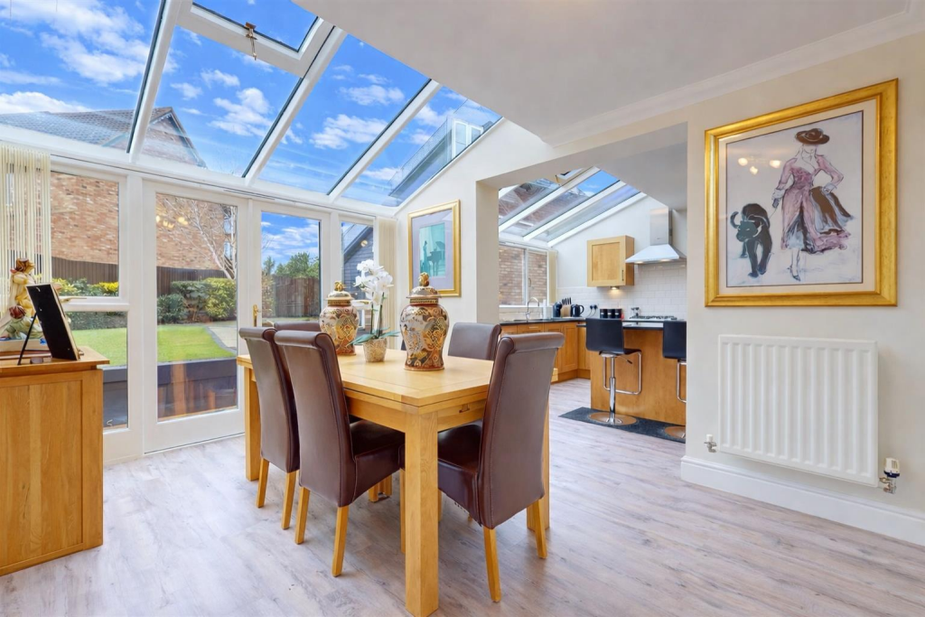 House in Milton Keynes, Monkston Park, Kents Hill, Monkston and Brinklow - More