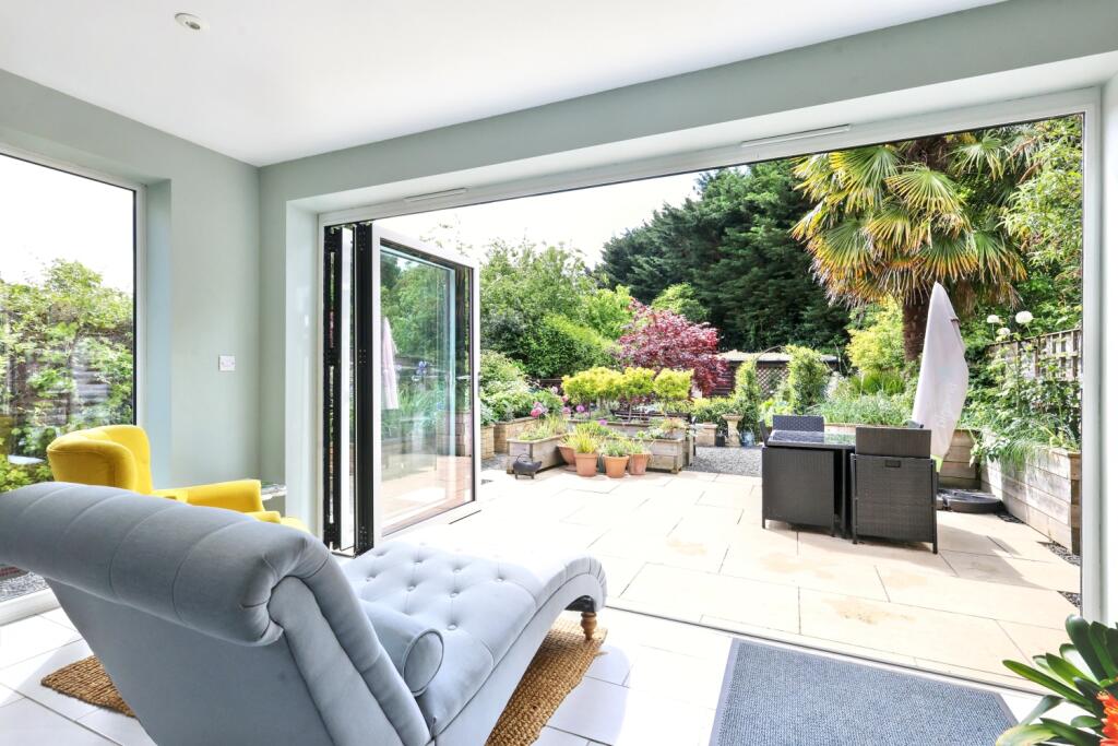 80 Tower Hill, Witney - Fler