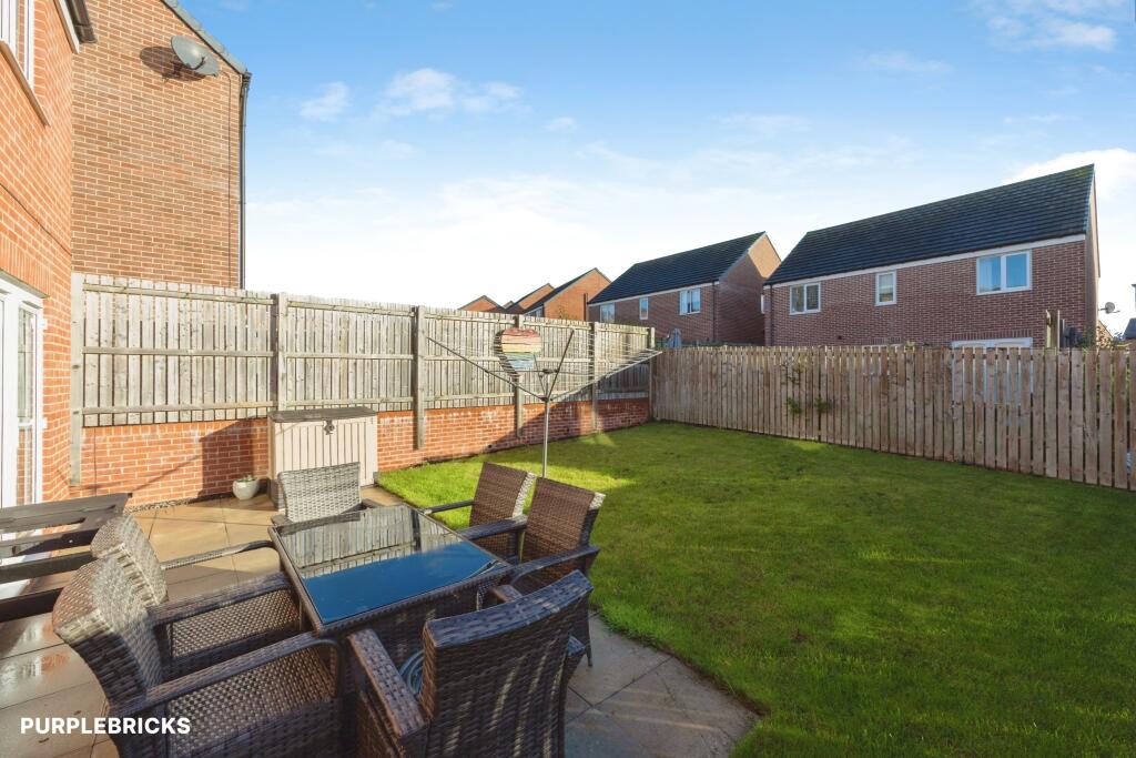 Saunton Gardens, Cramlington, NE23 photo 4