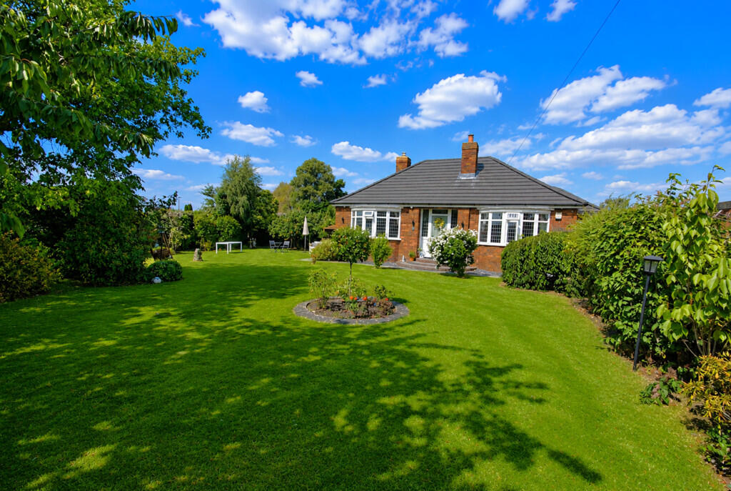 Main image of property: Commonside, Westwoodside, Doncaster