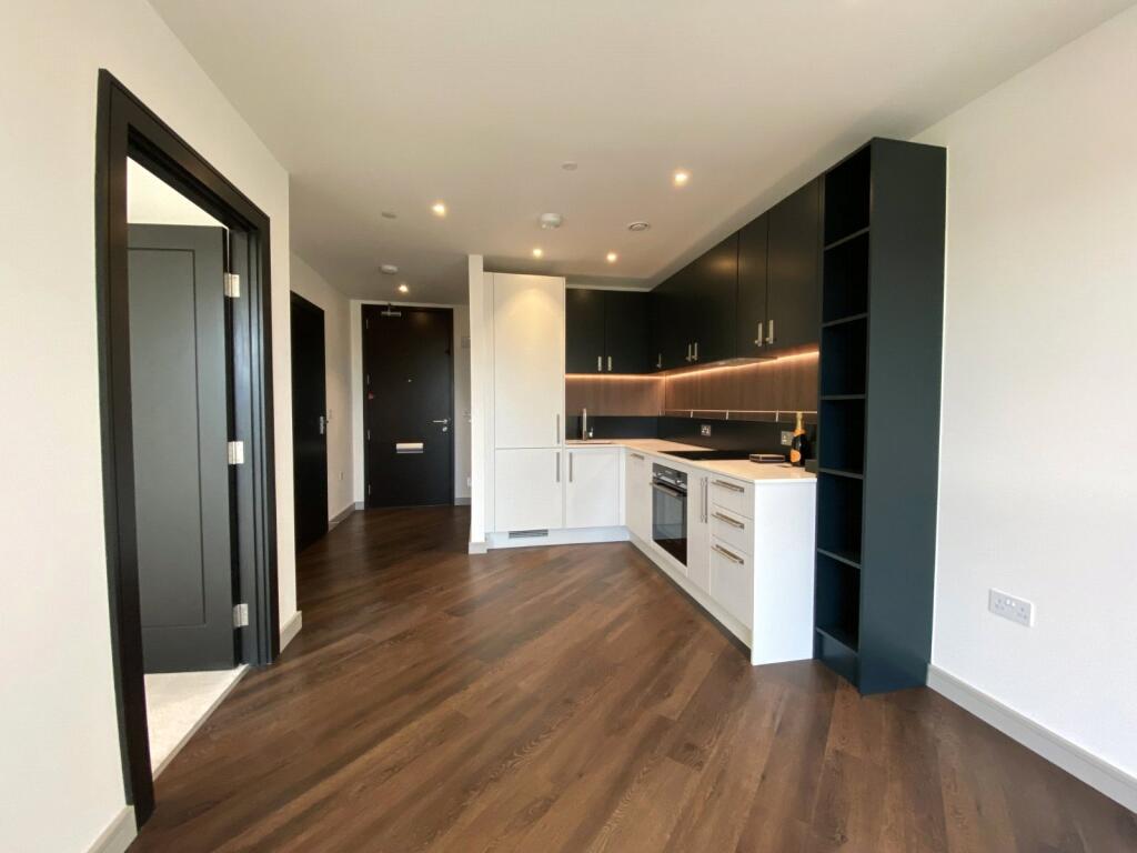 Apartment in Twickenham - View 2