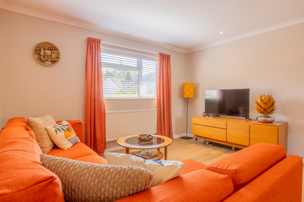 Apartment in Newport - View 5