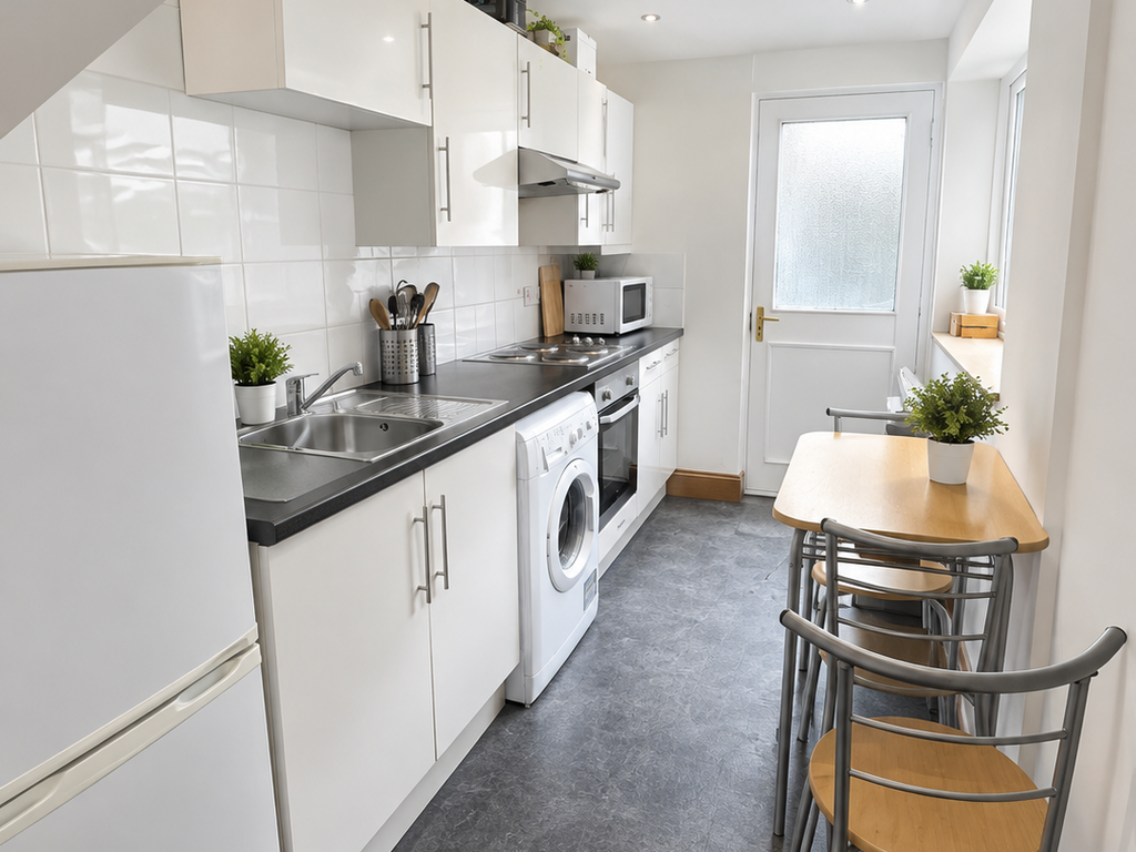 House in Plymouth, Mutley - View 3