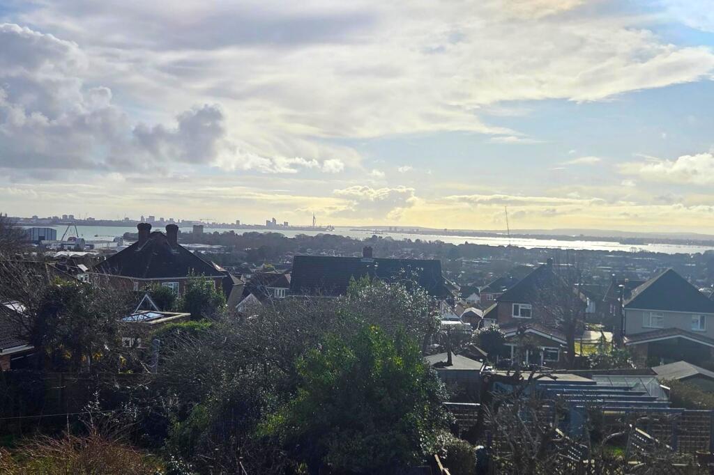 Pentland Rise, Portchester photo 2