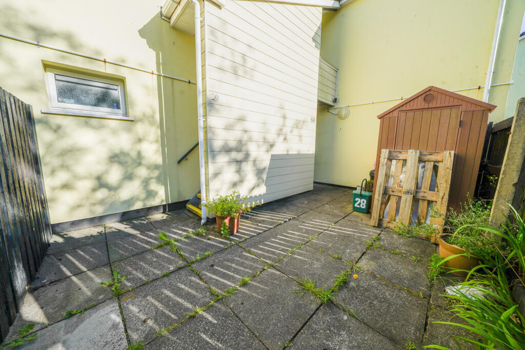 Warwick Place, Swansea, SA3 photo 4