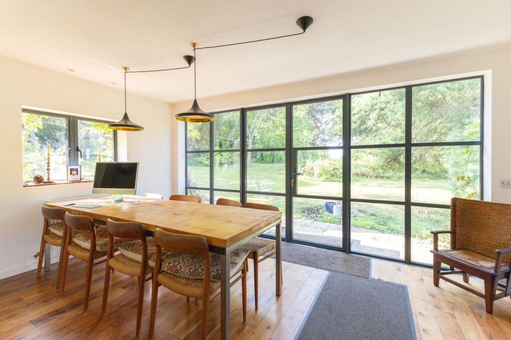 House in Rother, Catsfield - More