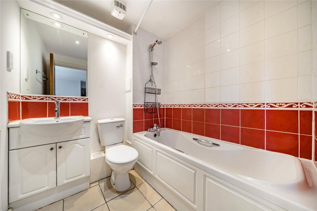 Apartment in London - More