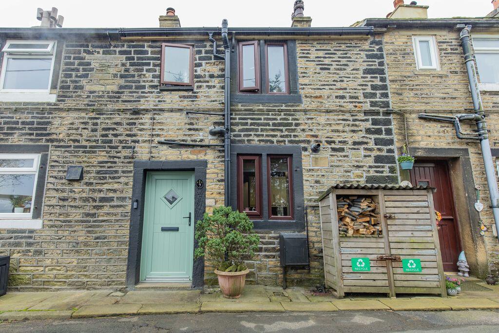 2-bed house on 7 New Barton, Hubberton HX6 1NW, £230,000