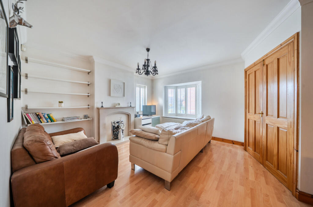 House in Wakefield - View 2