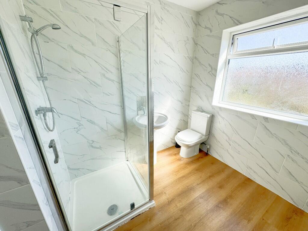5 bedroom semi-detached house for rent