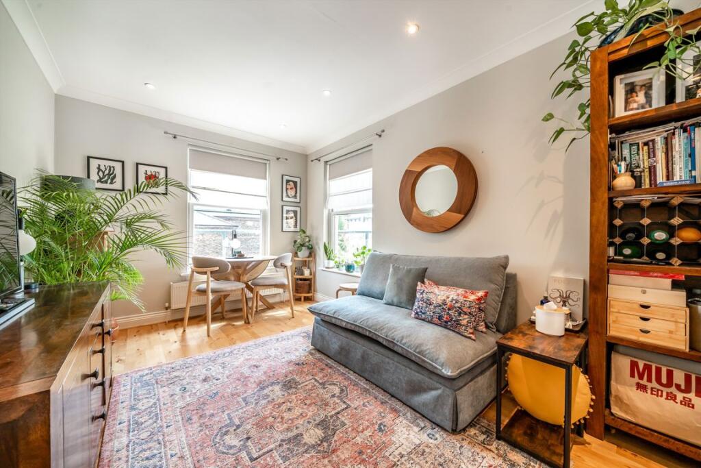 Apartment in Twickenham - View 2