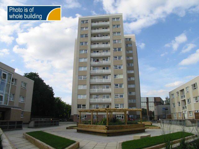 2-bed flat on Cumberland House: Central , £100,000