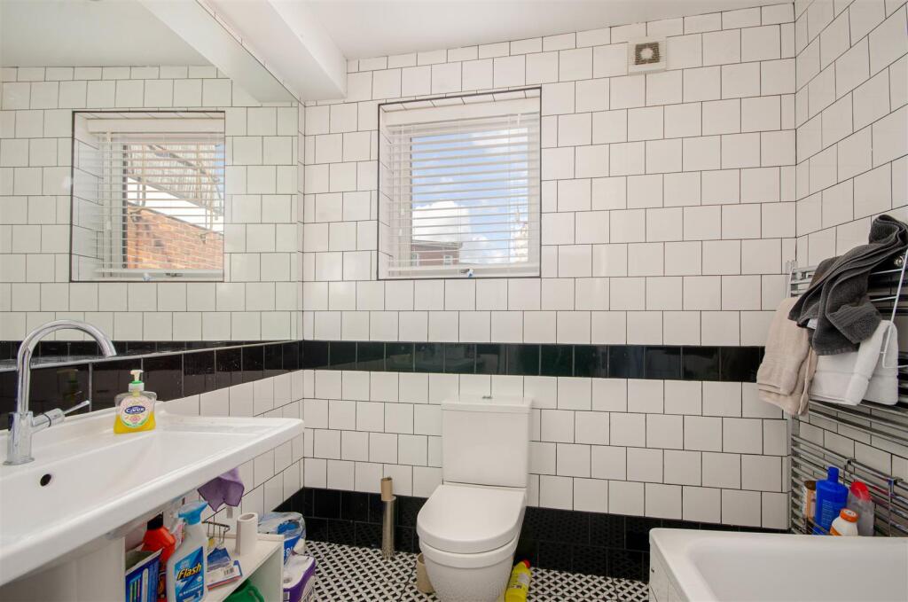 House in Norwich, Arlington, Heigham Grove - More