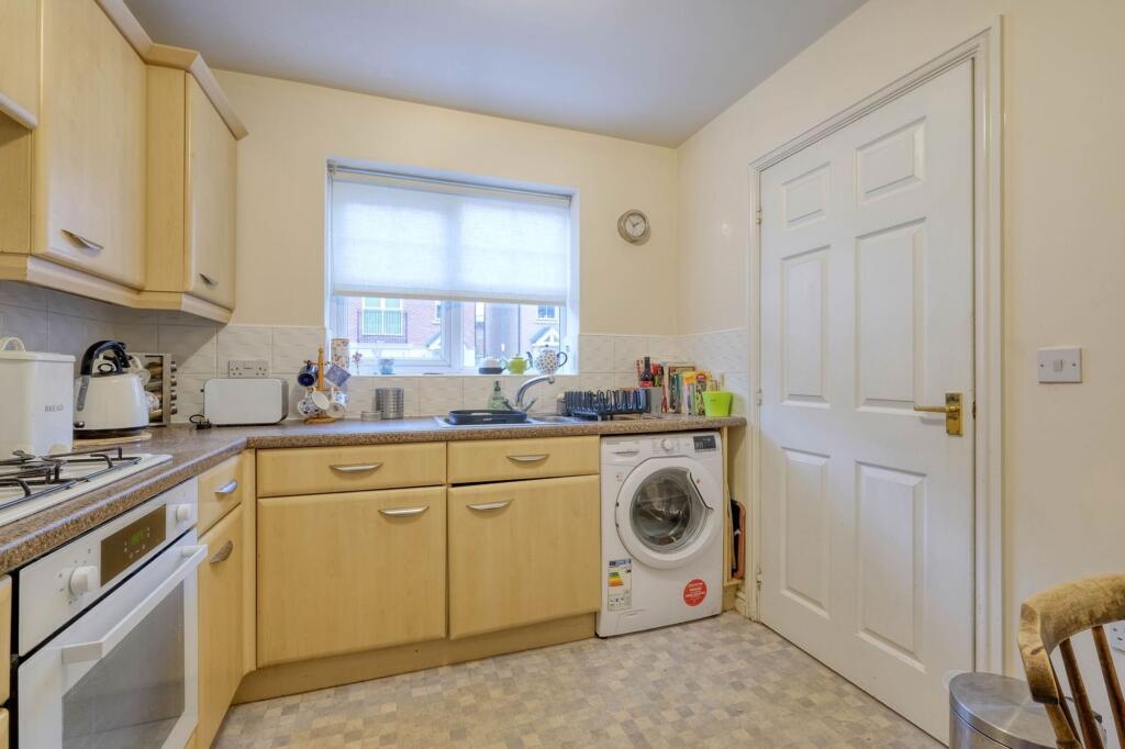 House in Bromsgrove, Aston Fields - More