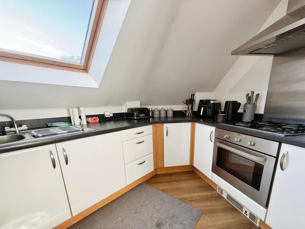 Apartment in Reading - View 5