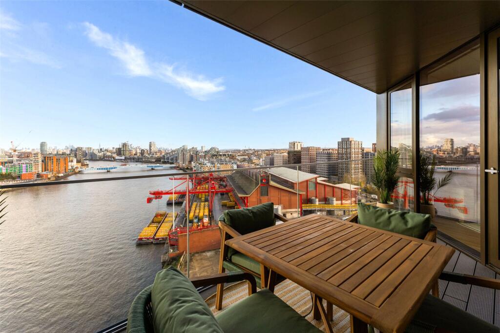 Apartment in London - More