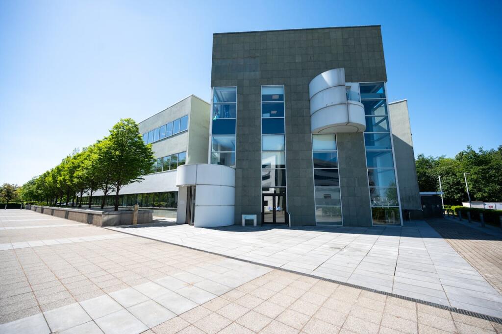 Main image of property: 2 Lochside View, Edinburgh, EH12 9DH