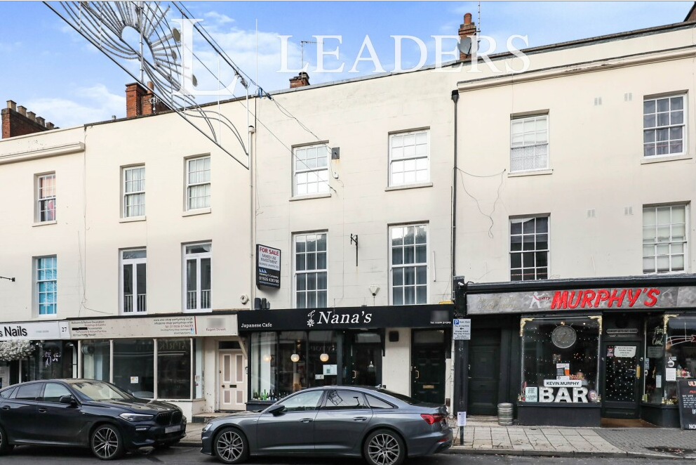 Main image of property: 31A Regent Street, CV32