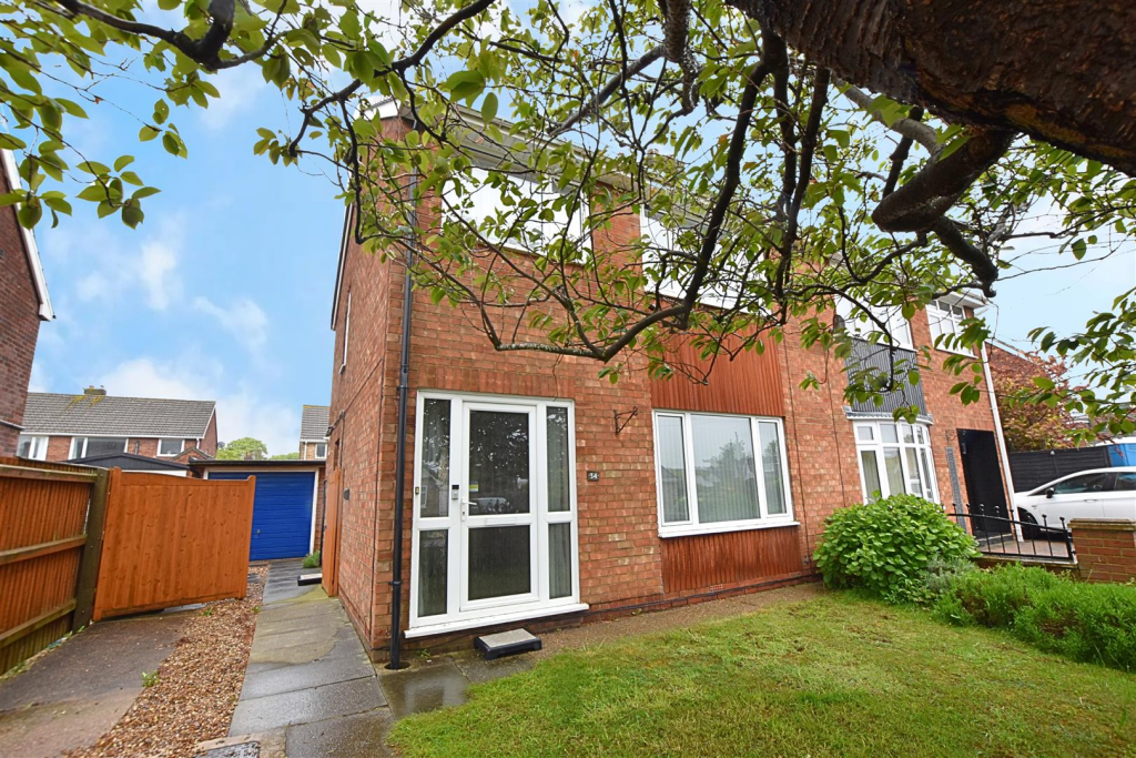 Main image of property: The Oval, Grimsby