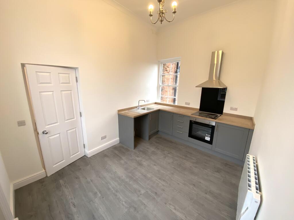 Main image of property: Queens Head Court, Newark