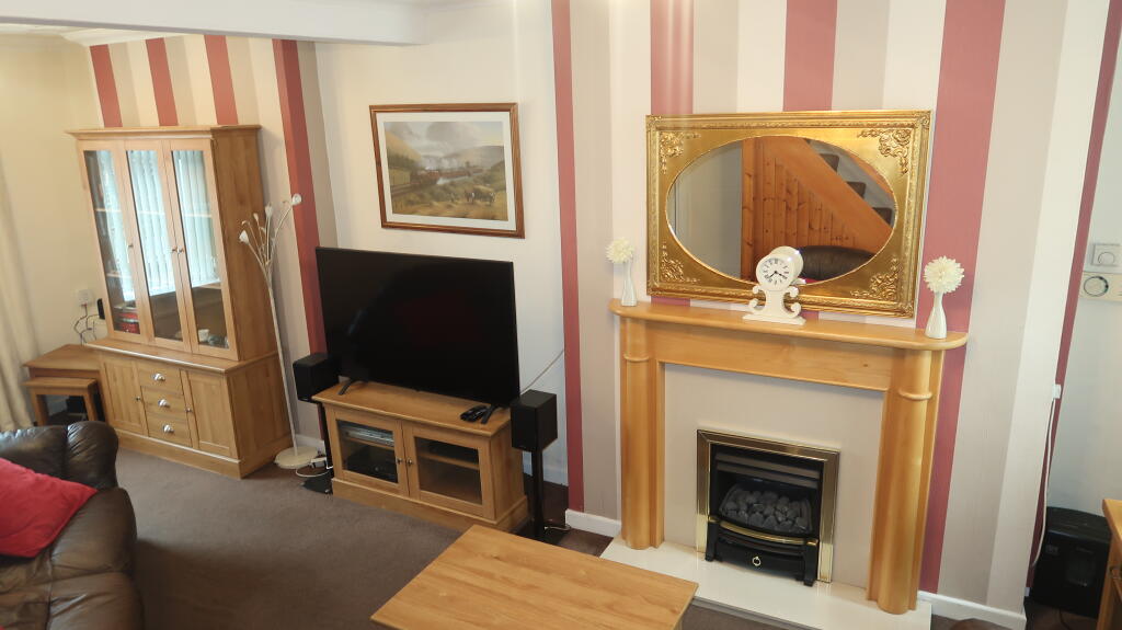 House in Newport - View 5