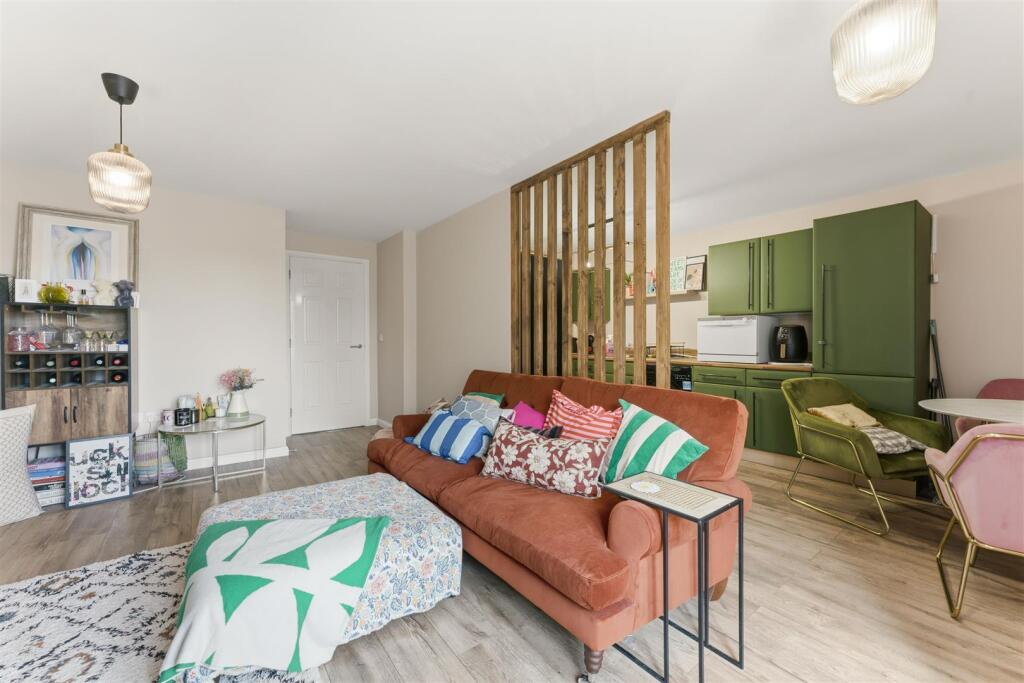 NN9, Arthur Nutt Court, Finedon - View 2
