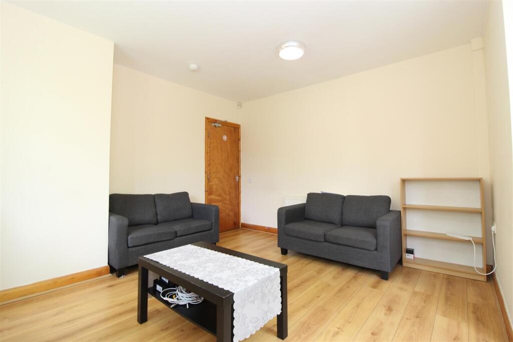 House in Leeds - View 5