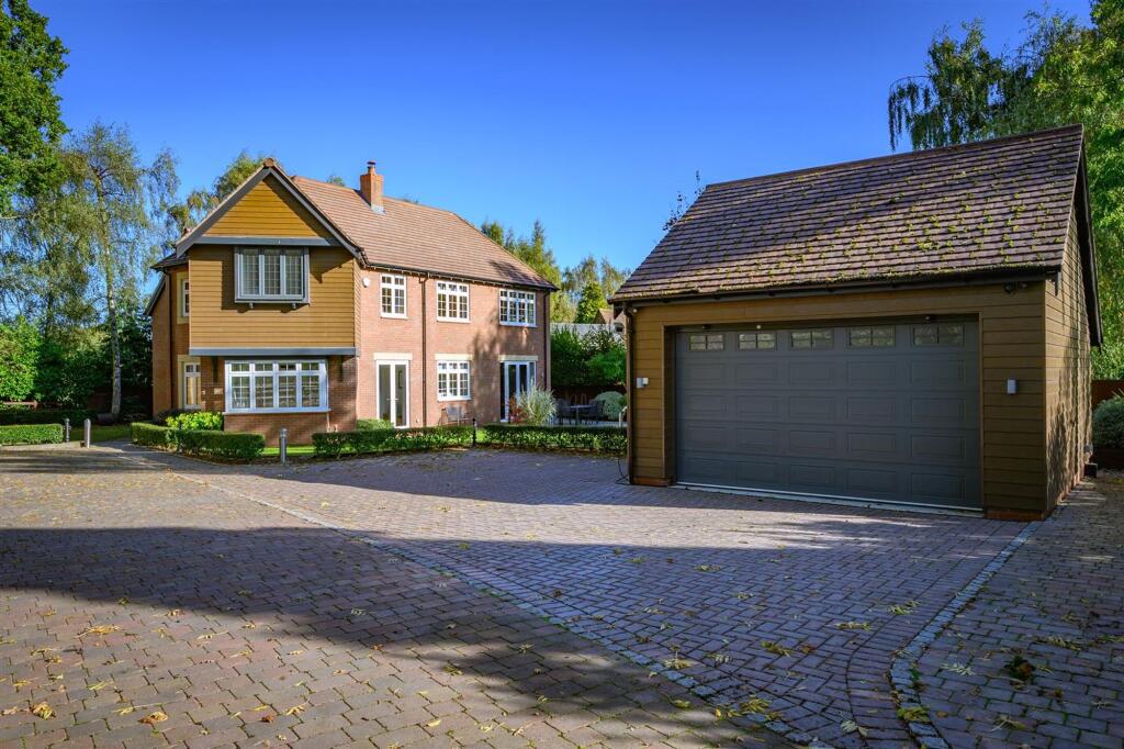 Main image of property: The Crescent, Hampton-In-Arden, B92