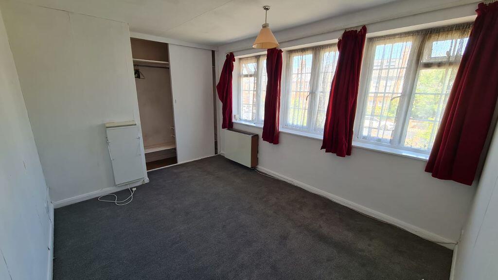 Apartment in Twickenham - View 5