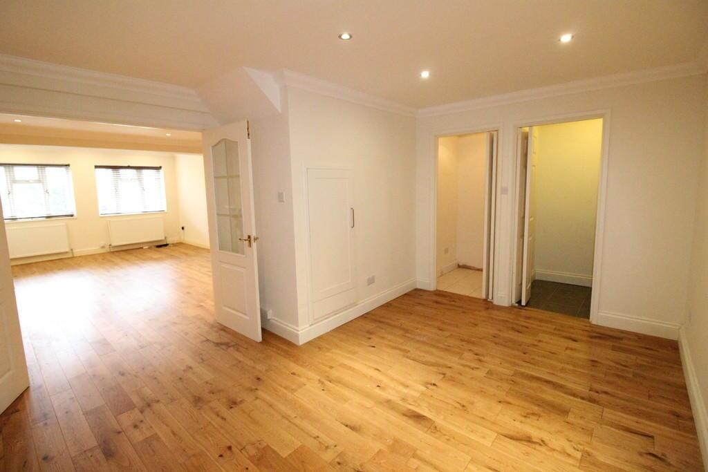 House in London - View 4