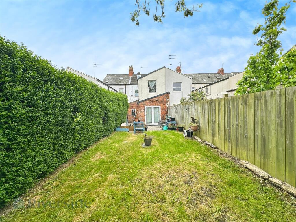 1-bed flat on Coltman Street, Kingston Upon Hull, £40,000