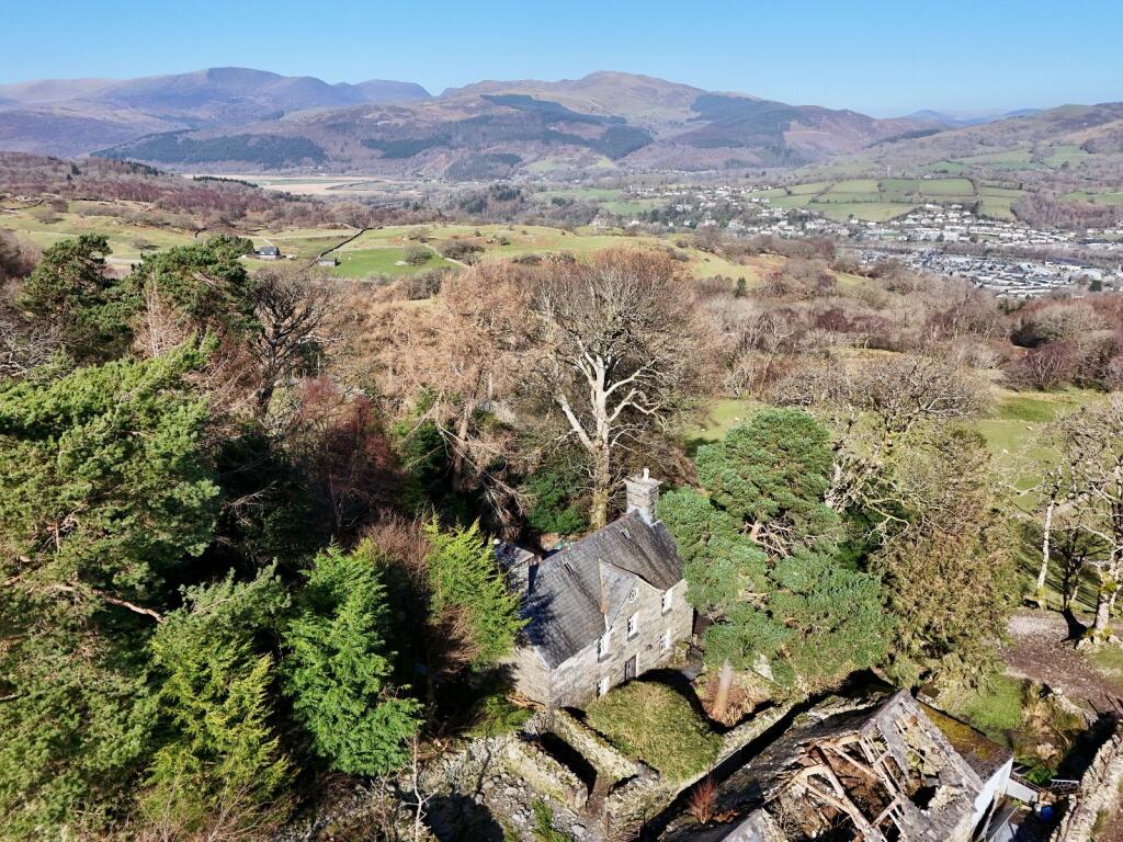 Bryn Mawr, Dolgellau, LL40 1TD photo 2