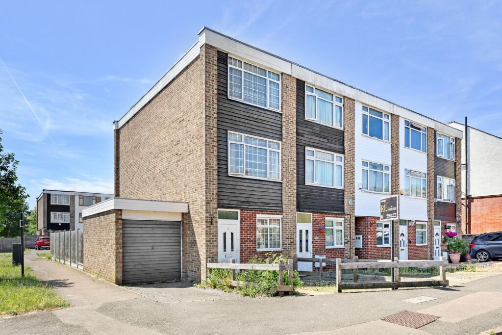 Main image of property: Gordon Road, South Woodford, E18