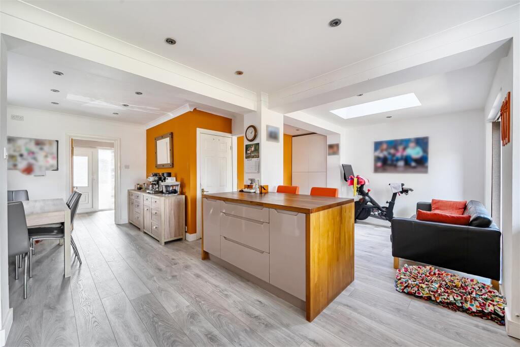 House in Iver Heath, Iver - View 2