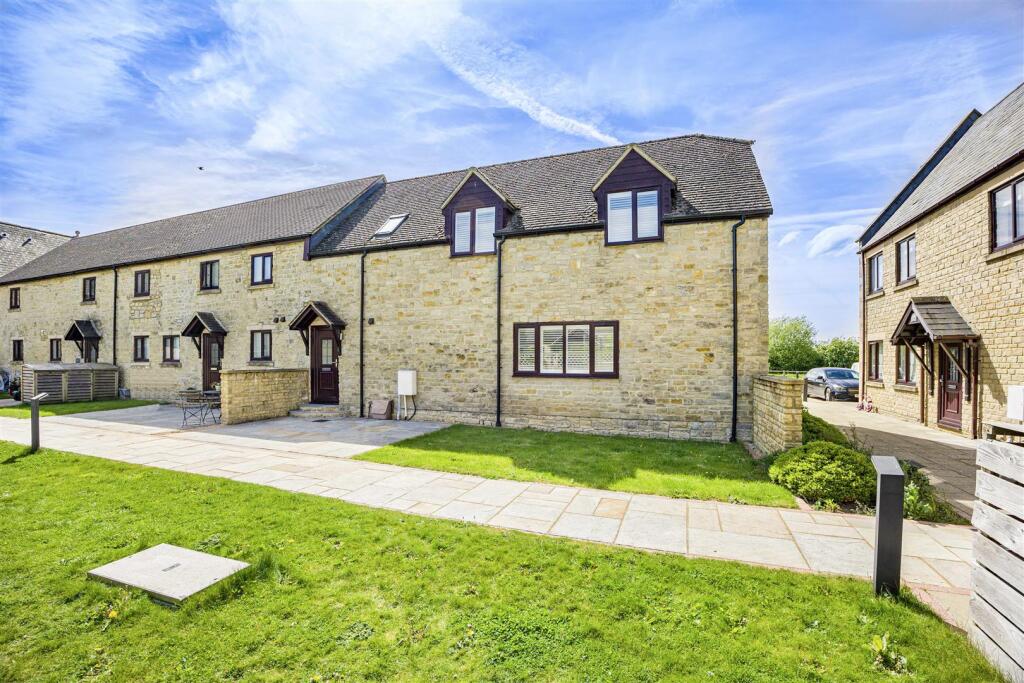 Main image of property: Meadow Walk, Heathfield, Bletchingdon