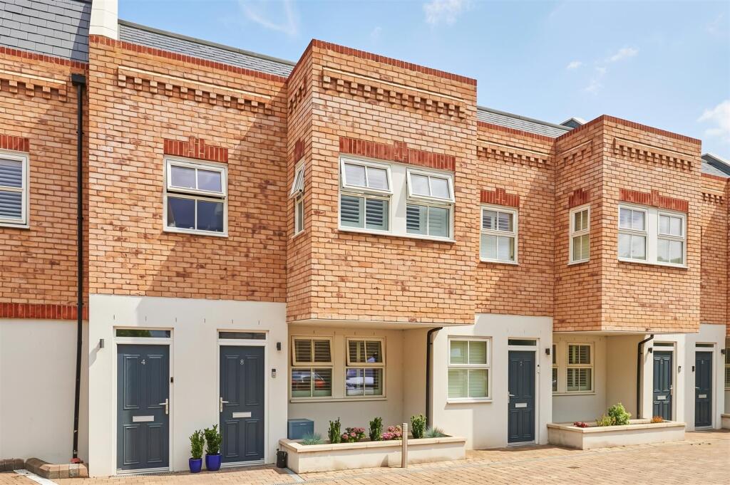 Main image of property: Brookfield Mews, Barnes, SW13