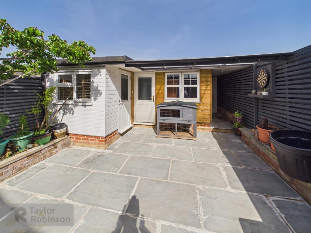 House in Crawley, Broadfield - View 5