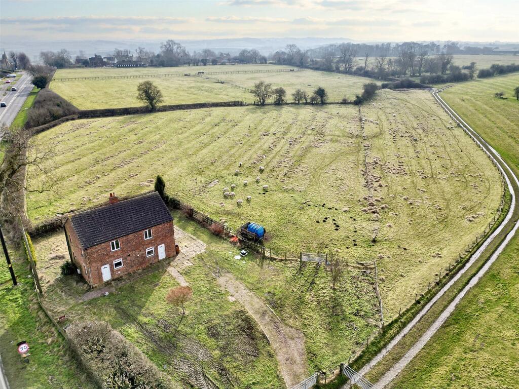 4-bed detached on Melton Road, Burton Lazars, Melton Mowbray, £400,000